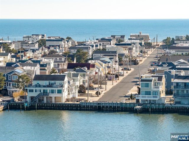 25 W Bayberry Drive, Beach Haven, NJ 08008