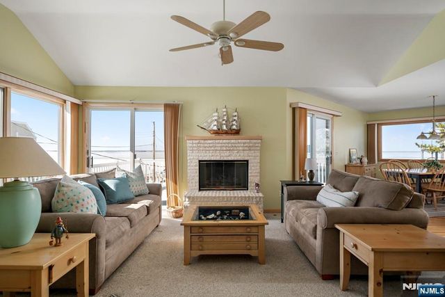 25 W Bayberry Drive, Beach Haven, NJ 08008