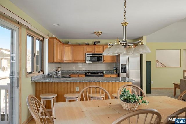 25 W Bayberry Drive, Beach Haven, NJ 08008