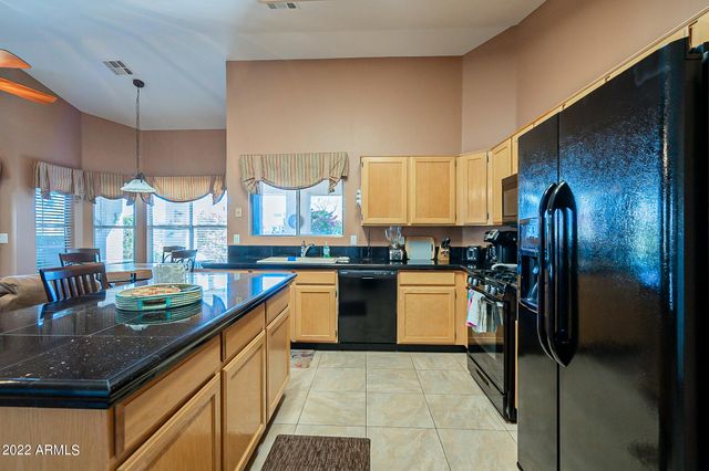 9023 W Lisbon Lane, Peoria, AZ 85382