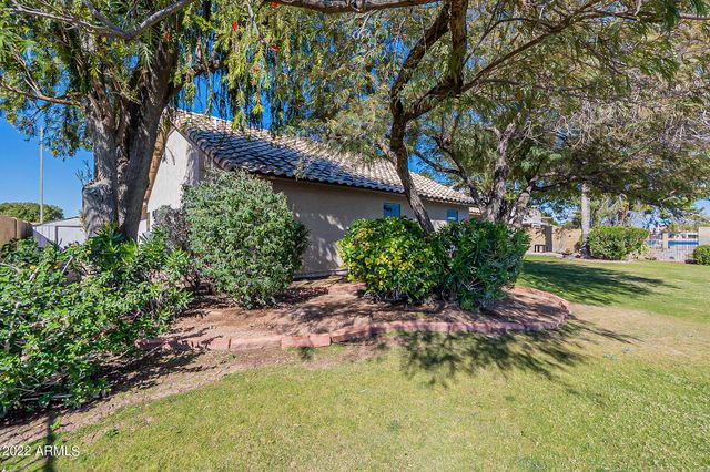 9023 W Lisbon Lane, Peoria, AZ 85382