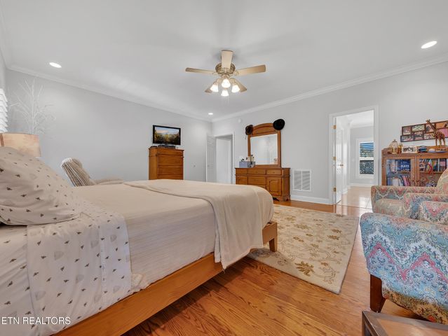 142 Center Park Lane, Oak Ridge, TN 37830