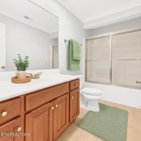 142 Center Park Lane, Oak Ridge, TN 37830