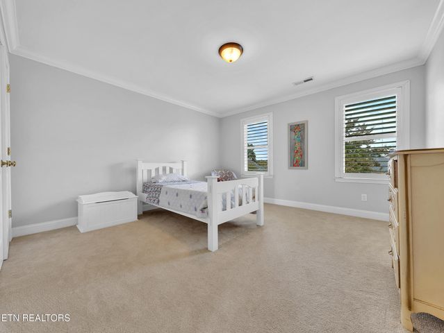 142 Center Park Lane, Oak Ridge, TN 37830