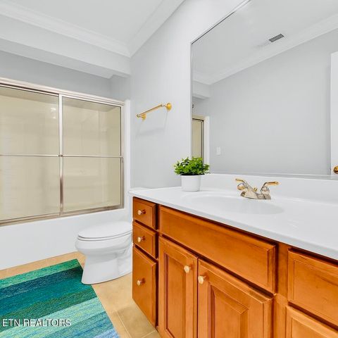 142 Center Park Lane, Oak Ridge, TN 37830