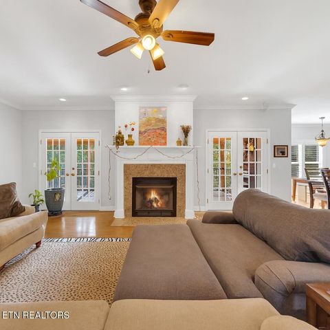 142 Center Park Lane, Oak Ridge, TN 37830