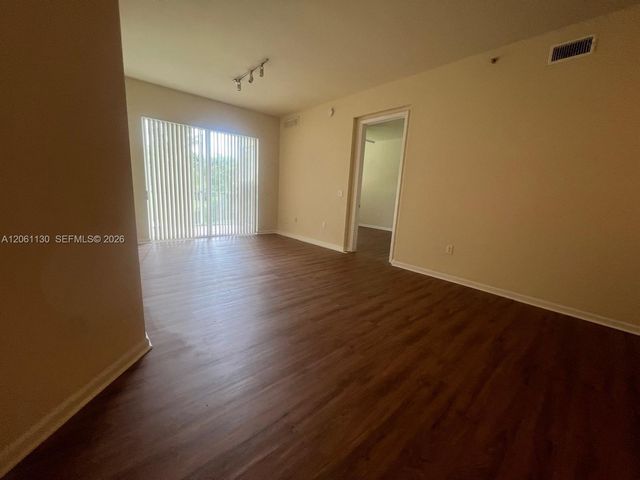 3500 Oaks Clubhouse Drive 207, Pompano Beach, FL 33069