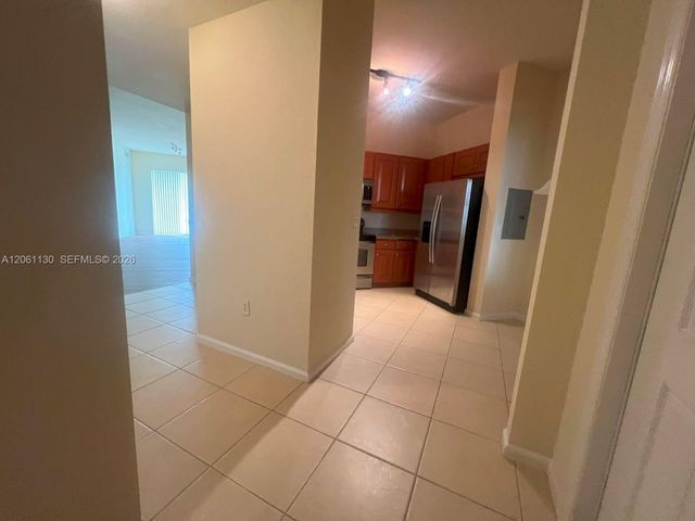 3500 Oaks Clubhouse Drive 207, Pompano Beach, FL 33069