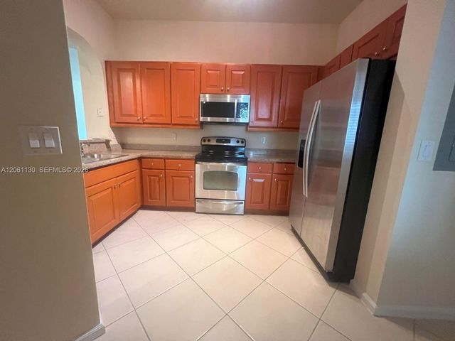 3500 Oaks Clubhouse Drive 207, Pompano Beach, FL 33069