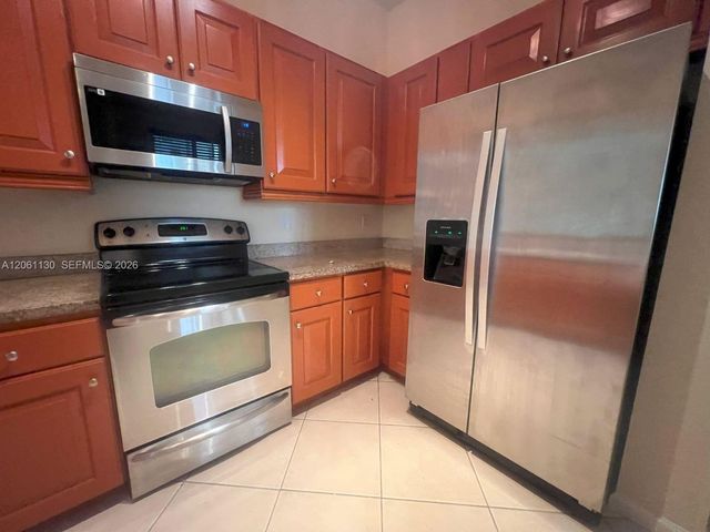 3500 Oaks Clubhouse Drive 207, Pompano Beach, FL 33069