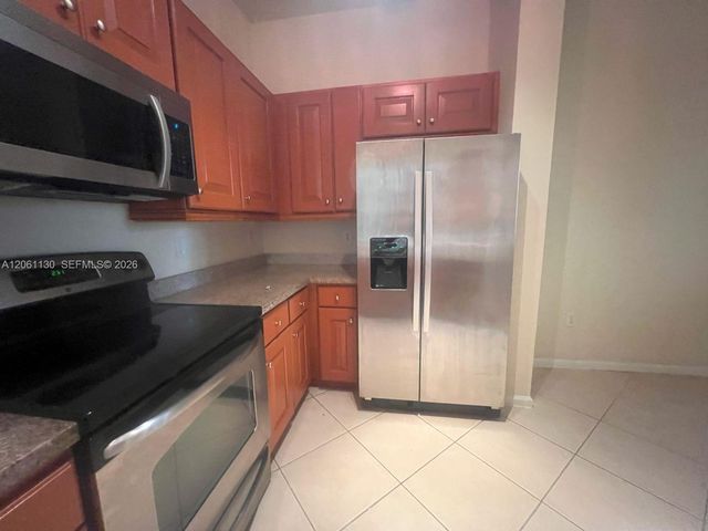 3500 Oaks Clubhouse Drive 207, Pompano Beach, FL 33069