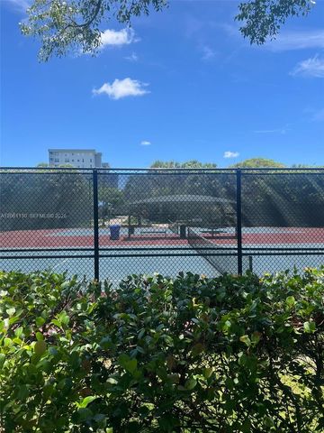 3500 Oaks Clubhouse Drive 207, Pompano Beach, FL 33069