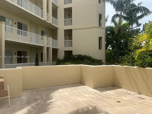 3500 Oaks Clubhouse Drive 207, Pompano Beach, FL 33069