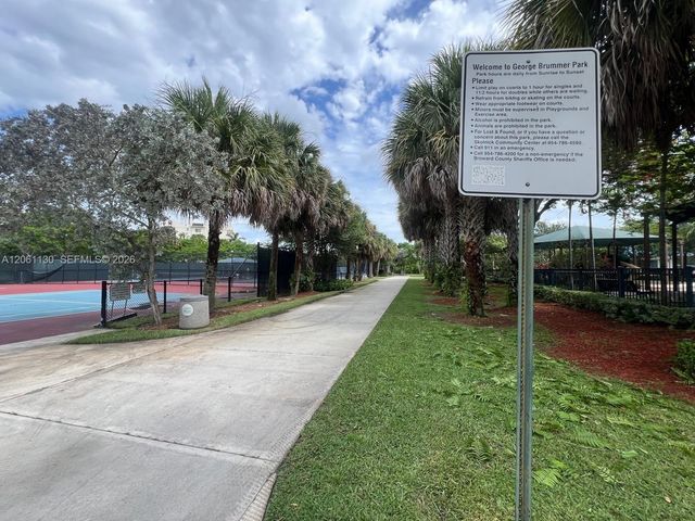 3500 Oaks Clubhouse Drive 207, Pompano Beach, FL 33069