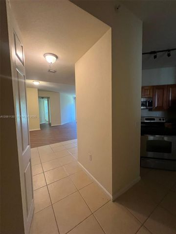 3500 Oaks Clubhouse Drive 207, Pompano Beach, FL 33069