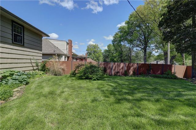 10813 Beacon Avenue, Kansas City, MO 64134