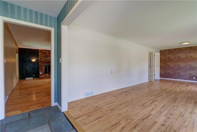 10813 Beacon Avenue, Kansas City, MO 64134