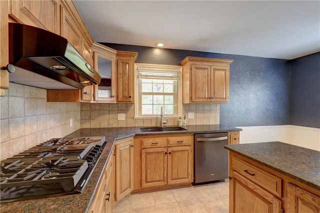 10813 Beacon Avenue, Kansas City, MO 64134