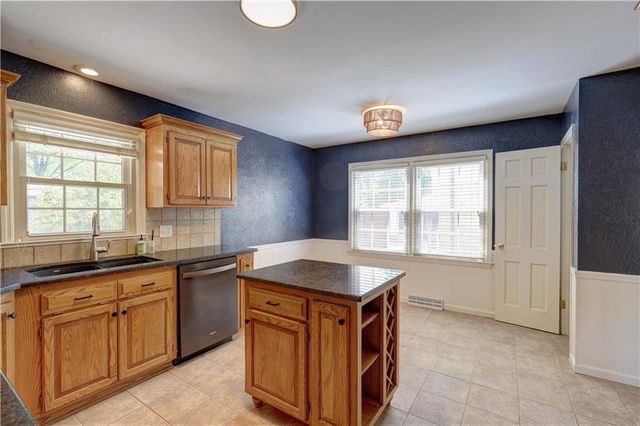 10813 Beacon Avenue, Kansas City, MO 64134