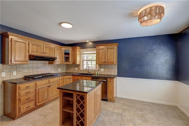 10813 Beacon Avenue, Kansas City, MO 64134
