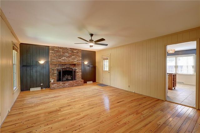 10813 Beacon Avenue, Kansas City, MO 64134