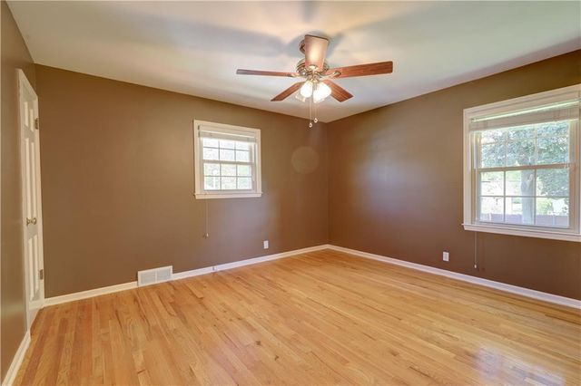 10813 Beacon Avenue, Kansas City, MO 64134