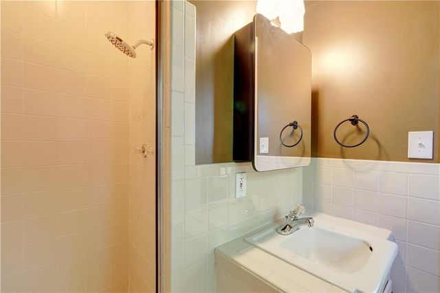 10813 Beacon Avenue, Kansas City, MO 64134