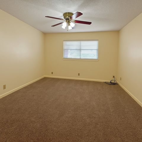 311 S Fannin Avenue A, Denison, TX 75020
