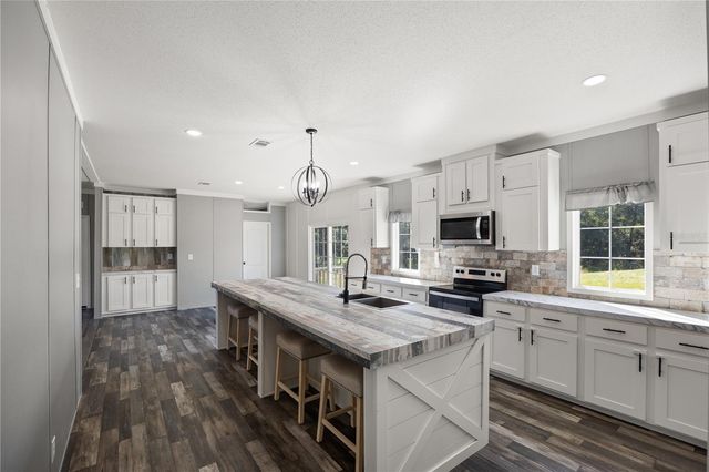 2362 NE COUNTY ROAD 1469, Hawthorne, FL 32640