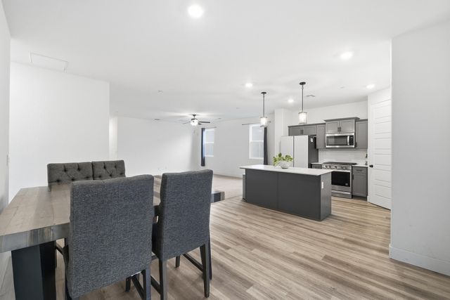 2824 S Cain Street, Visalia, CA 93292