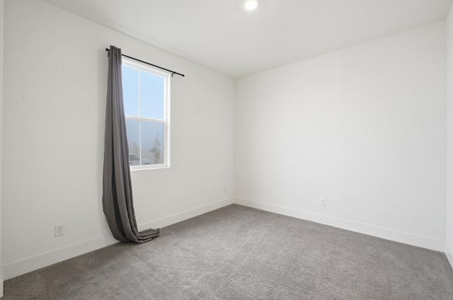 2824 S Cain Street, Visalia, CA 93292