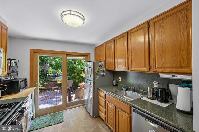 325 W SPRING AVE, Ardmore, PA 19003