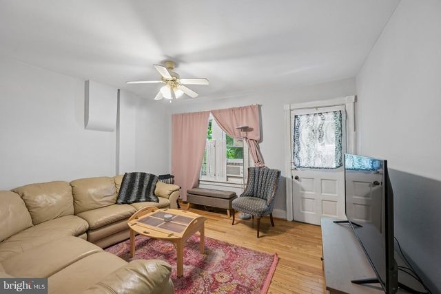 325 W SPRING AVE, Ardmore, PA 19003