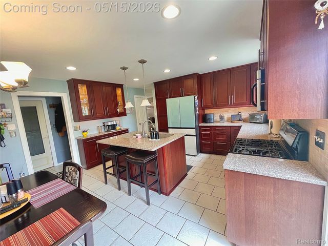 14042 Arden Avenue, Warren, MI 48088