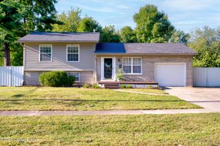 3908 Oakleaf Ln, Louisville, KY 40219