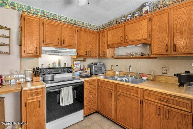 203 Devon Court, Jacksonville, NC 28546