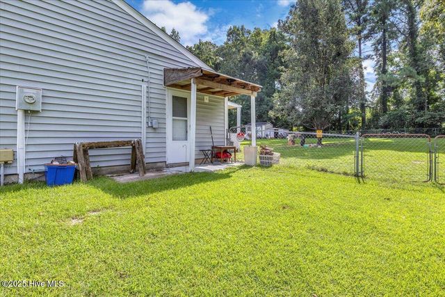 203 Devon Court, Jacksonville, NC 28546