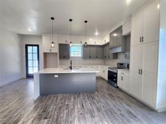 2121 S Edgewood Terrace, Fort Worth, TX 76105