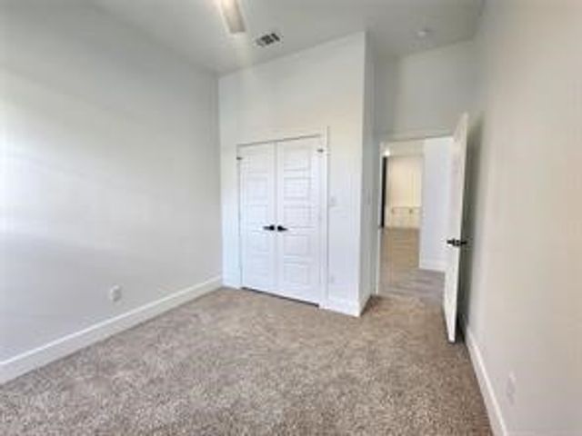 2121 S Edgewood Terrace, Fort Worth, TX 76105