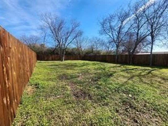 2121 S Edgewood Terrace, Fort Worth, TX 76105