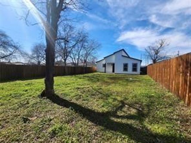 2121 S Edgewood Terrace, Fort Worth, TX 76105