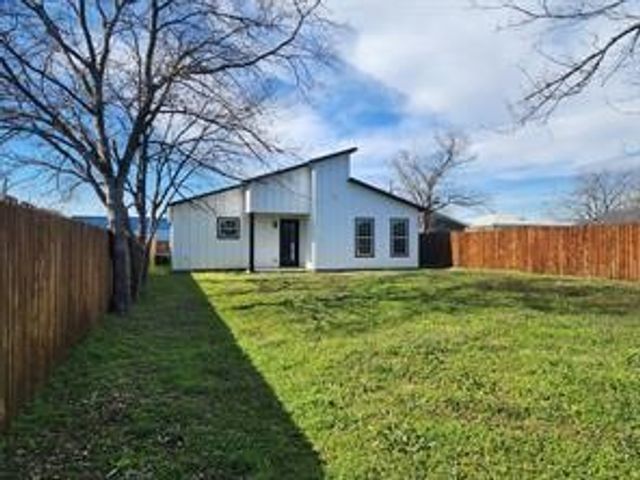 2121 S Edgewood Terrace, Fort Worth, TX 76105