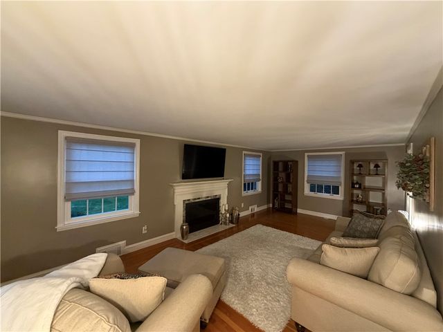 136 Lawnacre Drive, Cranston, RI 02920