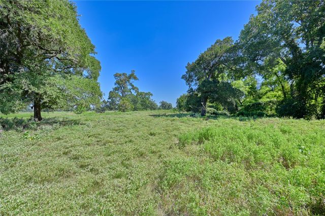 913 Acres County Road 444, Somerville, TX 77879