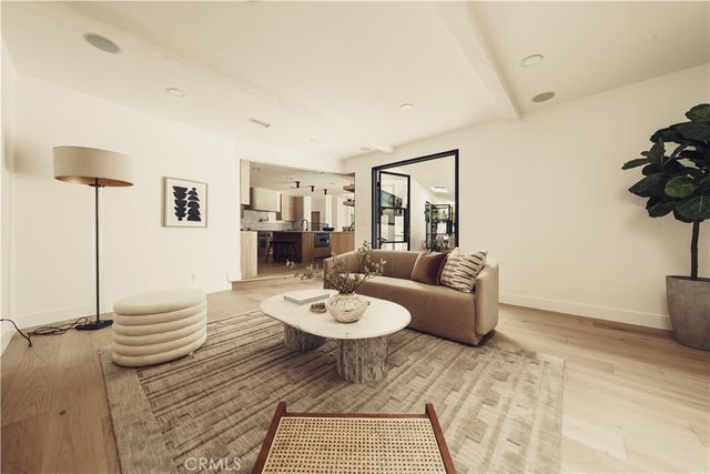 4195 Alonzo Ave, Encino, CA 91316
