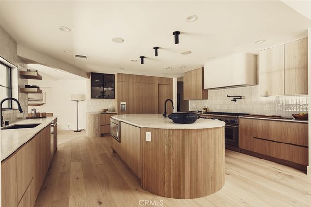 4195 Alonzo Ave, Encino, CA 91316