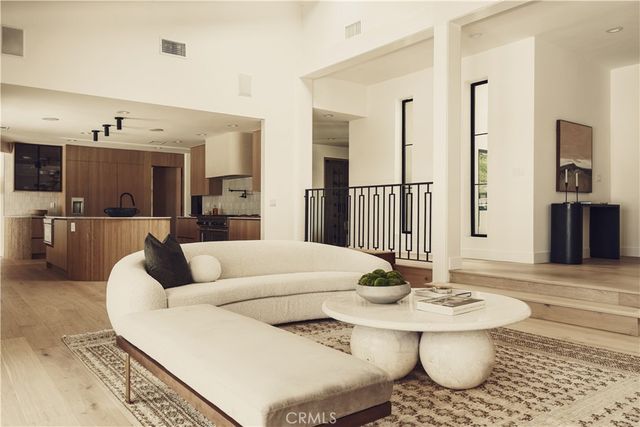 4195 Alonzo Ave, Encino, CA 91316