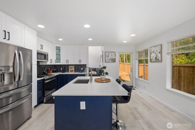 25700 SE 35TH Place, Sammamish, WA 98029