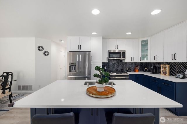 25700 SE 35TH Place, Sammamish, WA 98029
