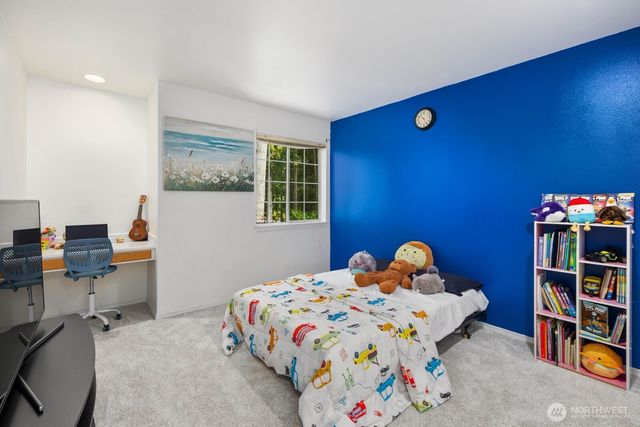 25700 SE 35TH Place, Sammamish, WA 98029